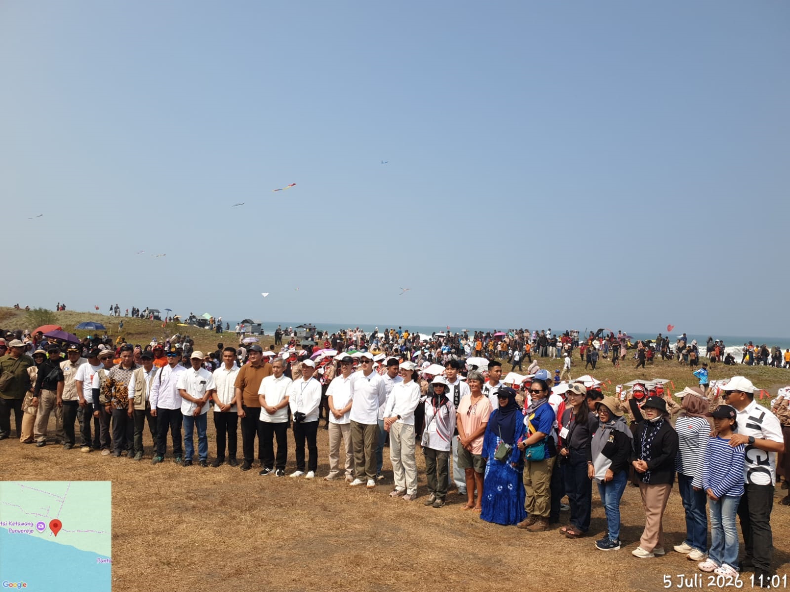Satpol PP Melaksanakan Kegiatan pengamanan Festival Layang - Layang di Pantai Ketawang yang diikuti oleh 27 peserta Domestik ( DKI, Jatim, Jateng, DIY ) dan 4 peserta Internasional ( Prancis, Malaysia