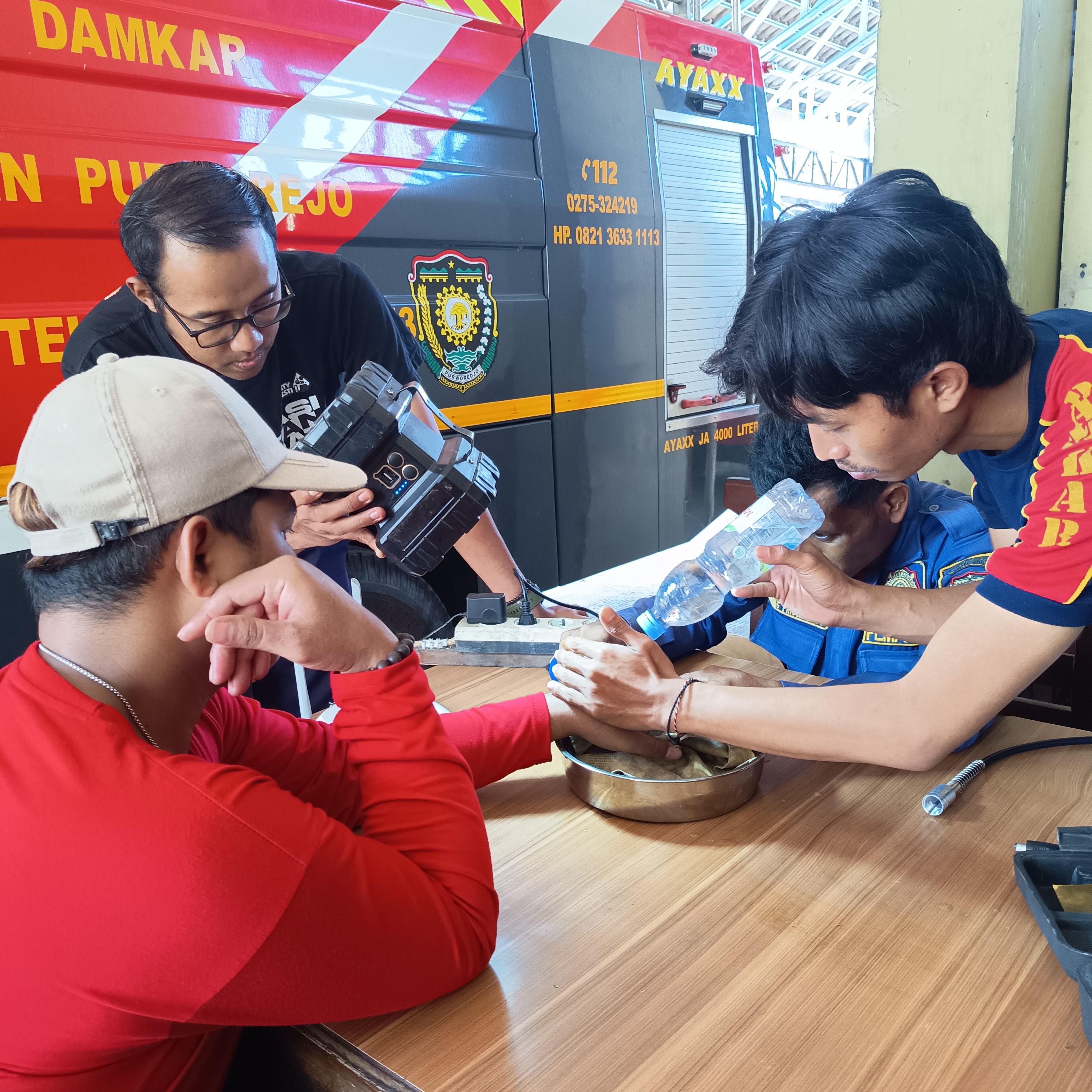 DAMKAR PURWOREJO KEMBALI TUNJUKKAN AKSI SIGAP MELALUI EVAKUASICINCIN