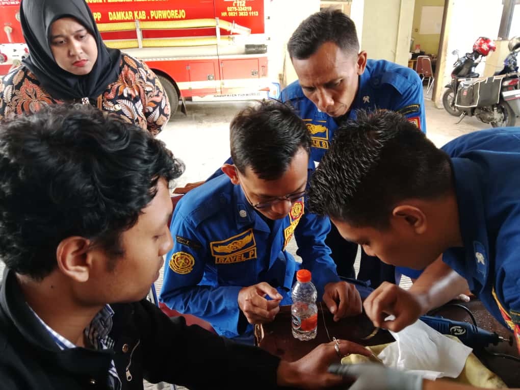EVAKUASI CINCIN YANG TIDAK BISA DILEPAS