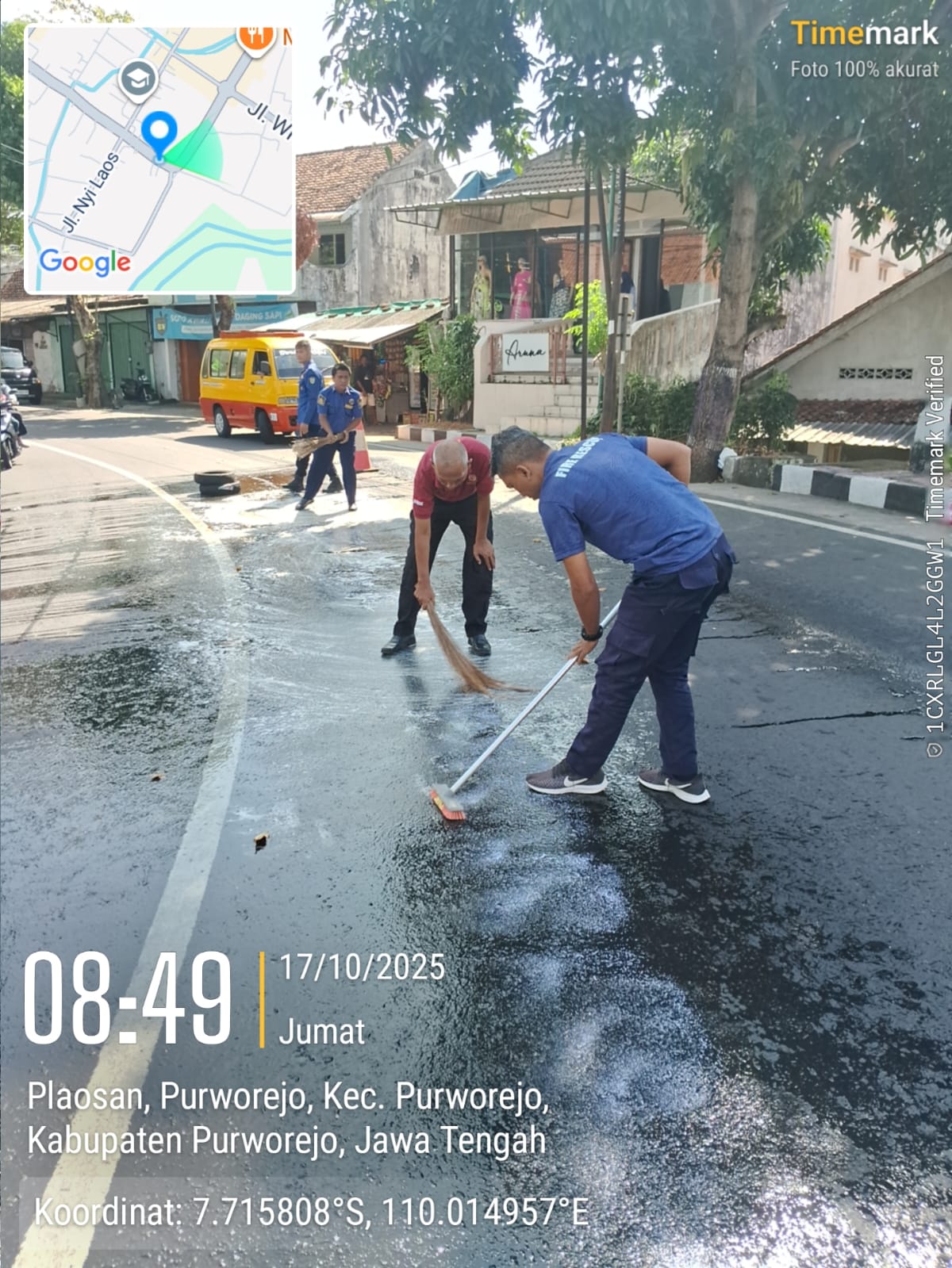 PENYEMPROTAN SOLAR TUMPAH DI JALAN AHMAD YANI (SAMPING PEGADAIAN PURWOREJO)