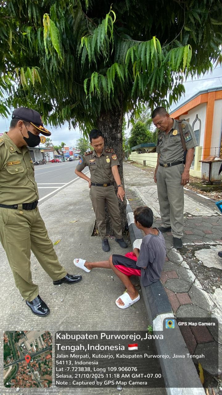 Satpol PP Melaksanakan Kegiatan Penertiban PGOT dan anak Jalanan Dalam Rangka Pencegahan Gangguan Ketentraman dan  Ketertiban Umum