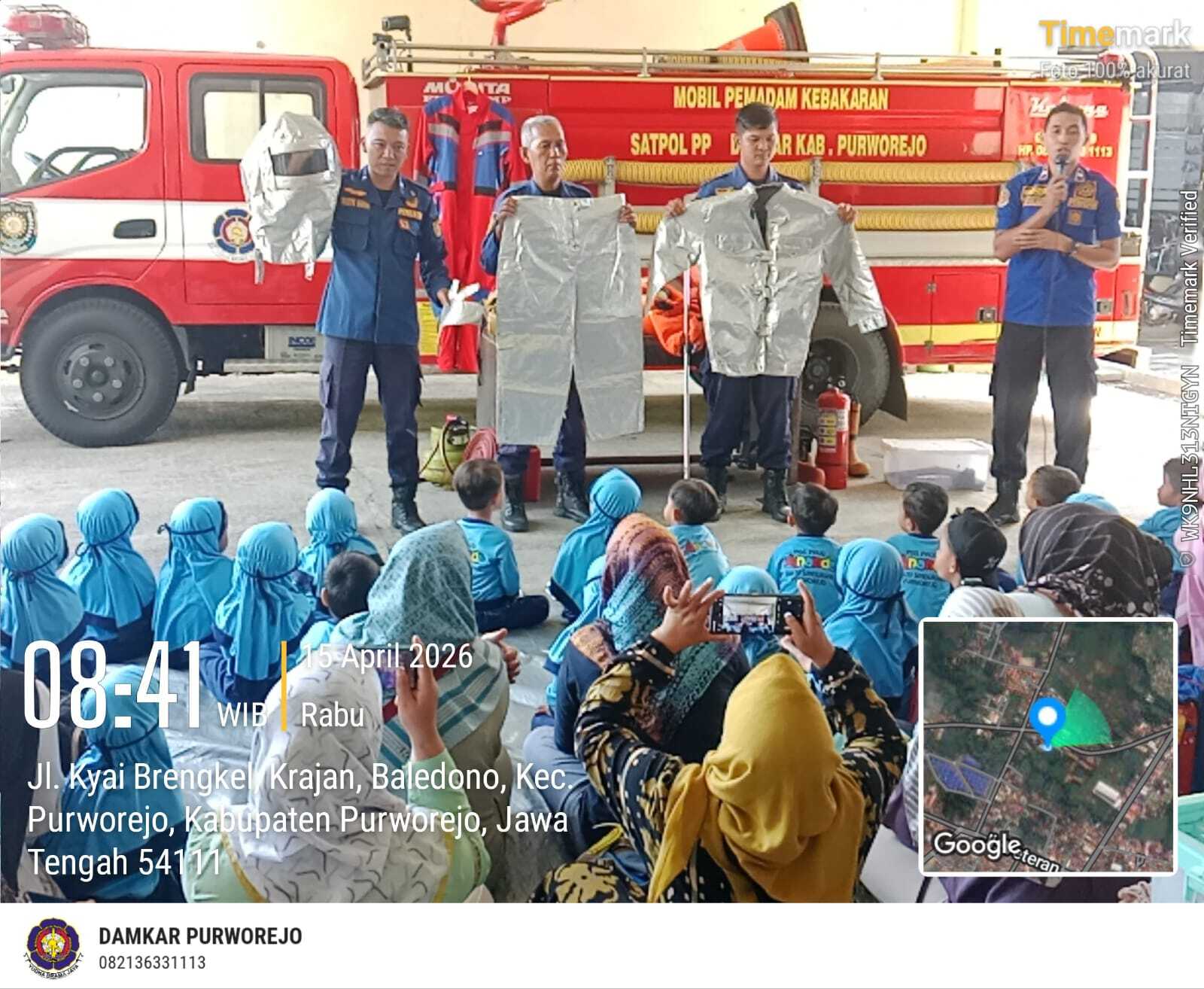 DAMKAR PURWOREJO TANAMKAN EDUKASI KEBAKARAN SEJAK DINI MELALUI SOSIALISASI PAUD